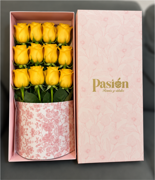 CAJA DE 12 ROSAS